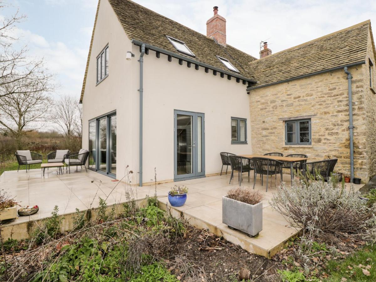 High Cogges Farm Holiday Cottages Witney Dış mekan fotoğraf